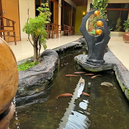 Hotel Priangan Cirebon Extérieur photo