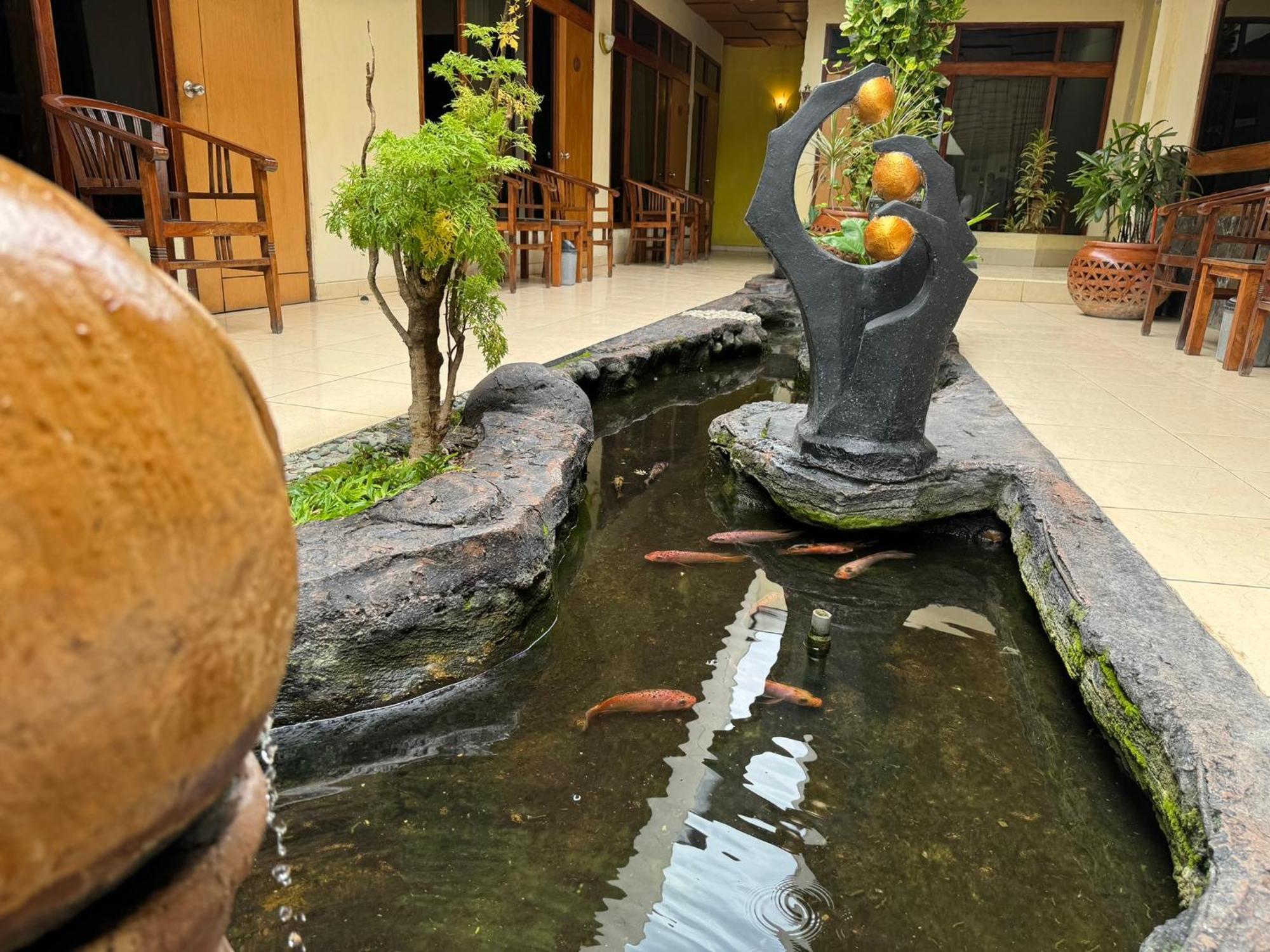 Hotel Priangan Cirebon Extérieur photo
