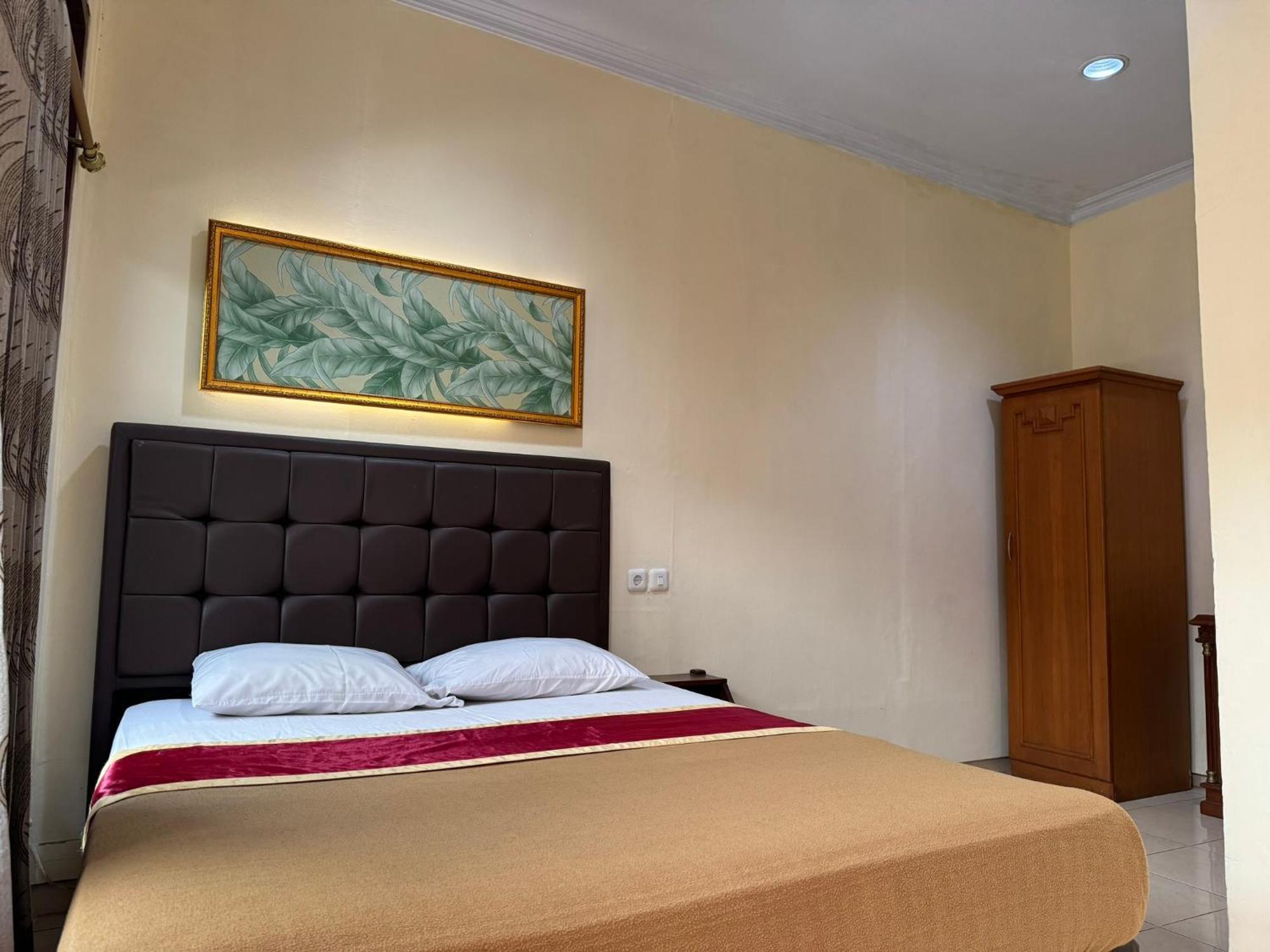 Hotel Priangan Cirebon Extérieur photo