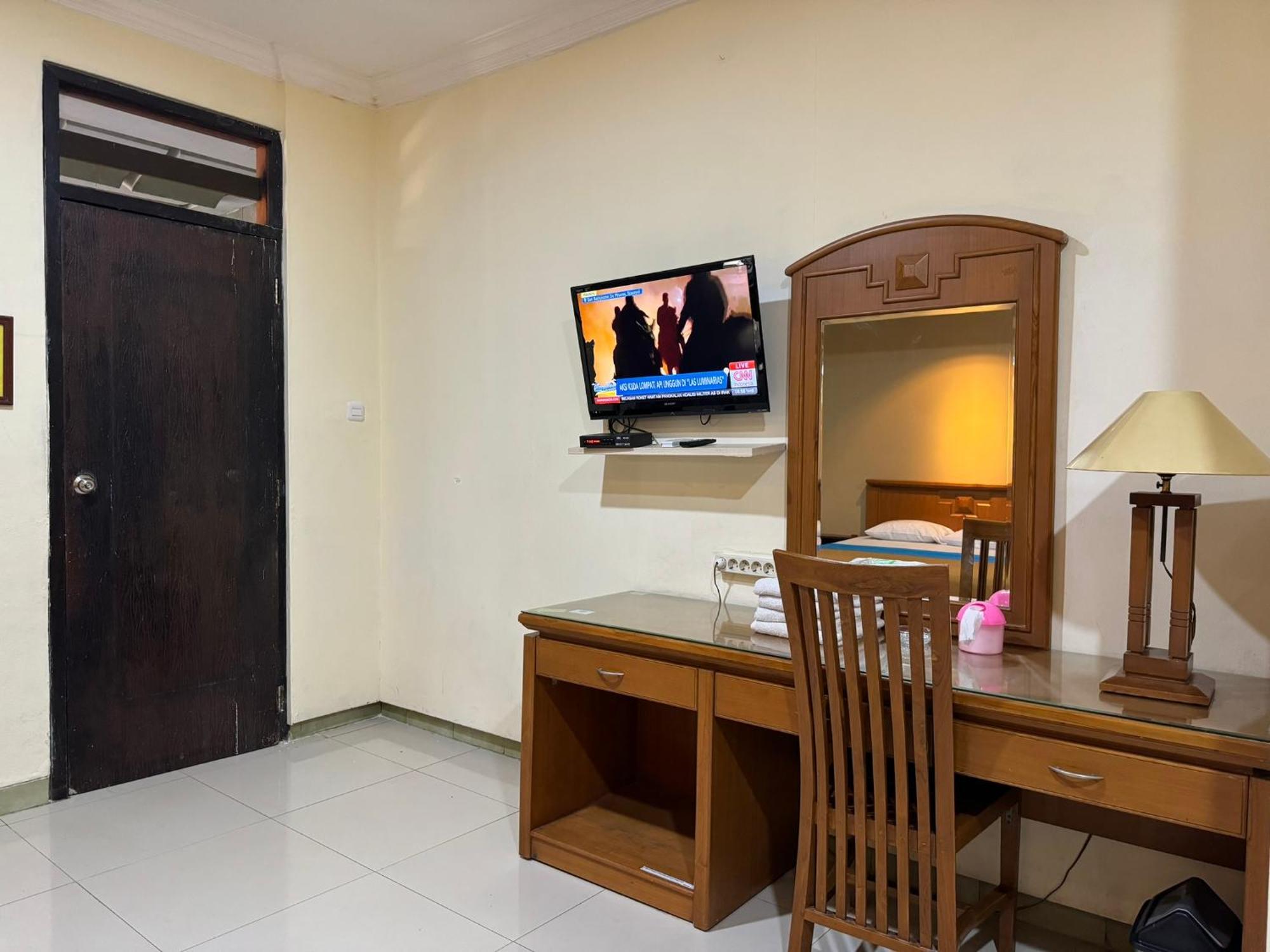 Hotel Priangan Cirebon Extérieur photo
