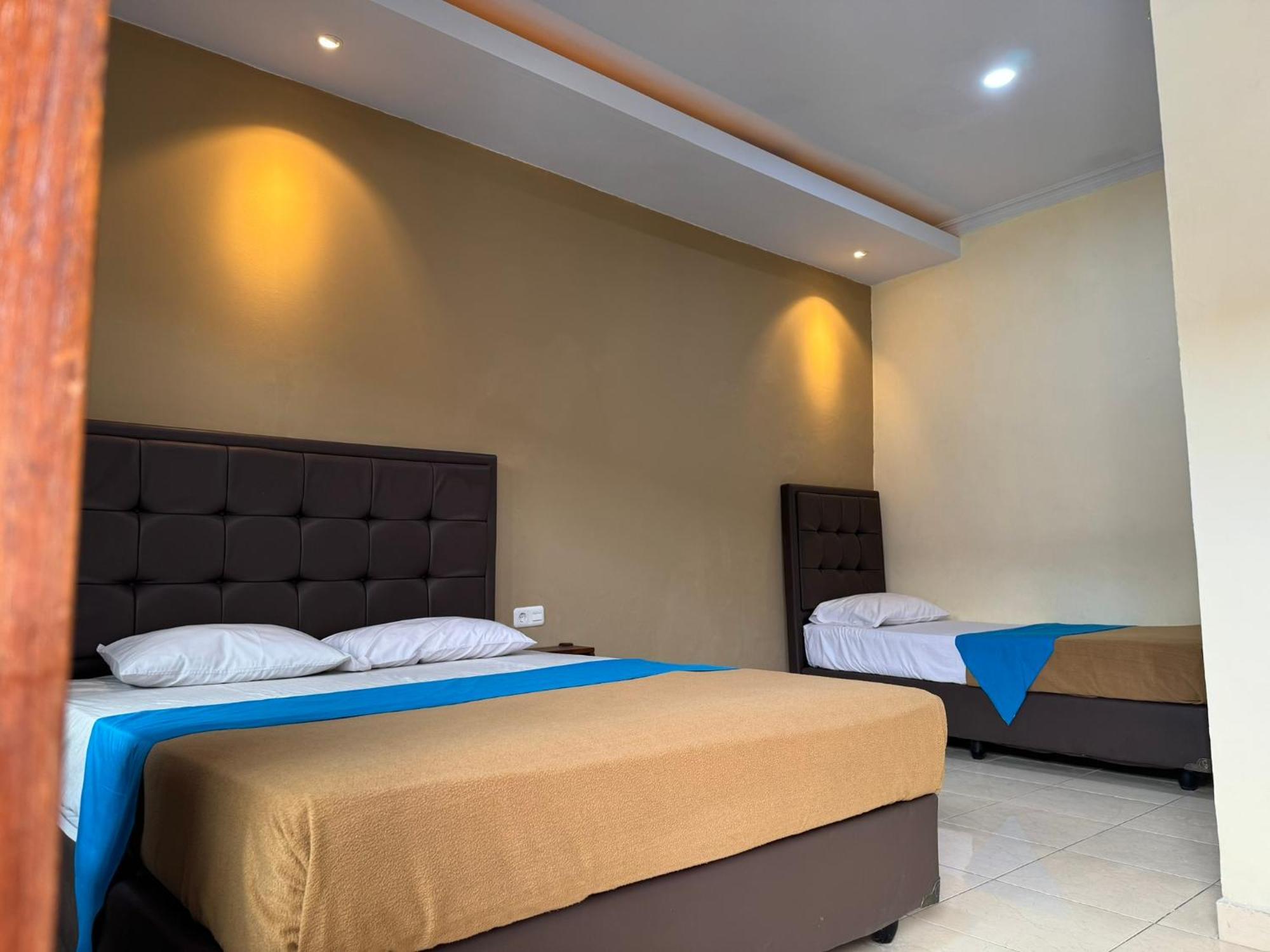 Hotel Priangan Cirebon Extérieur photo