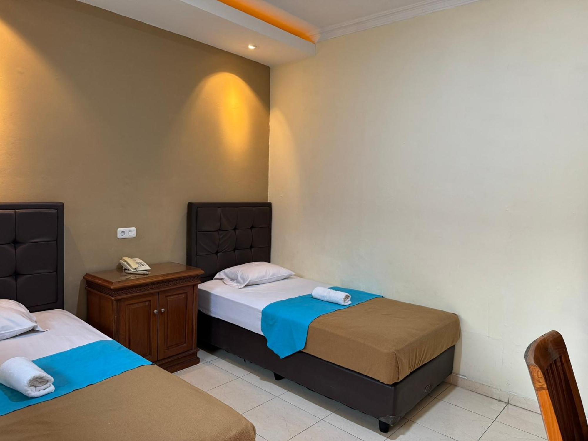 Hotel Priangan Cirebon Extérieur photo