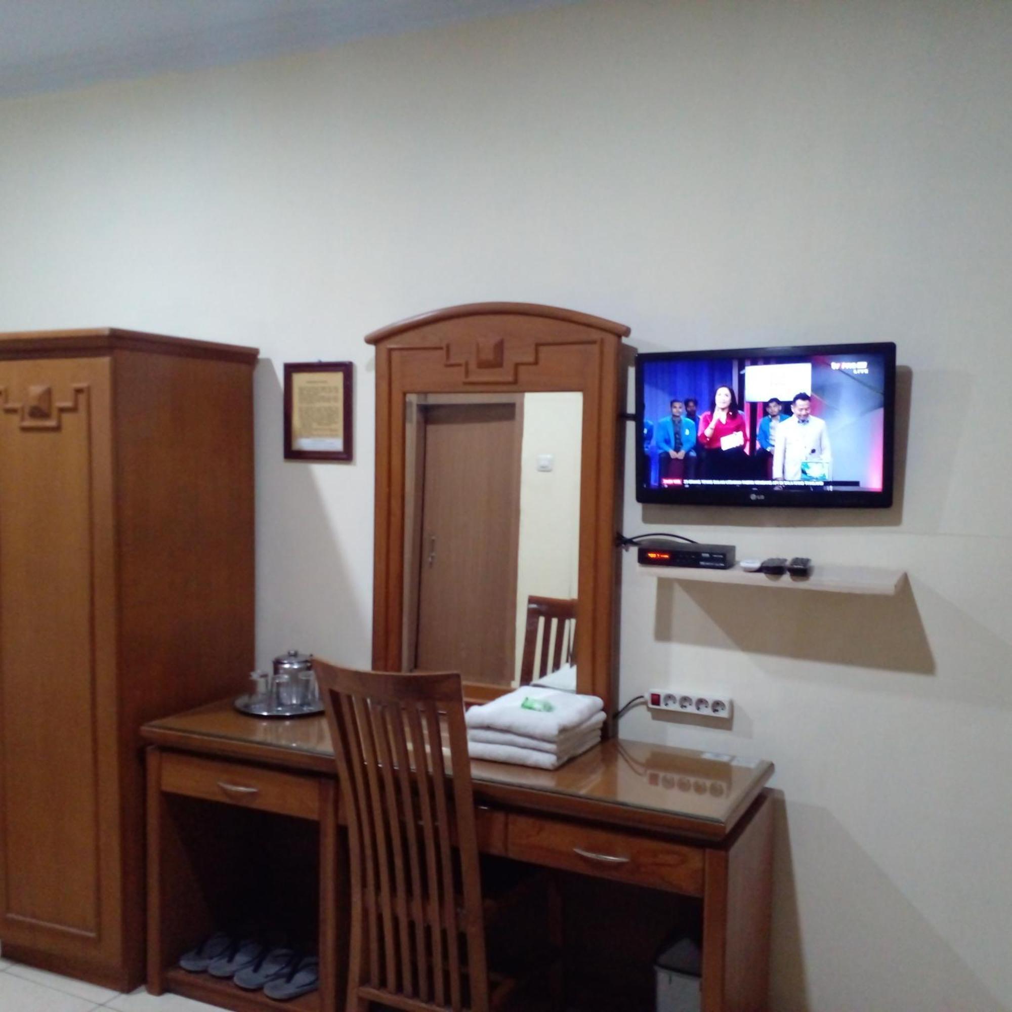 Hotel Priangan Cirebon Extérieur photo