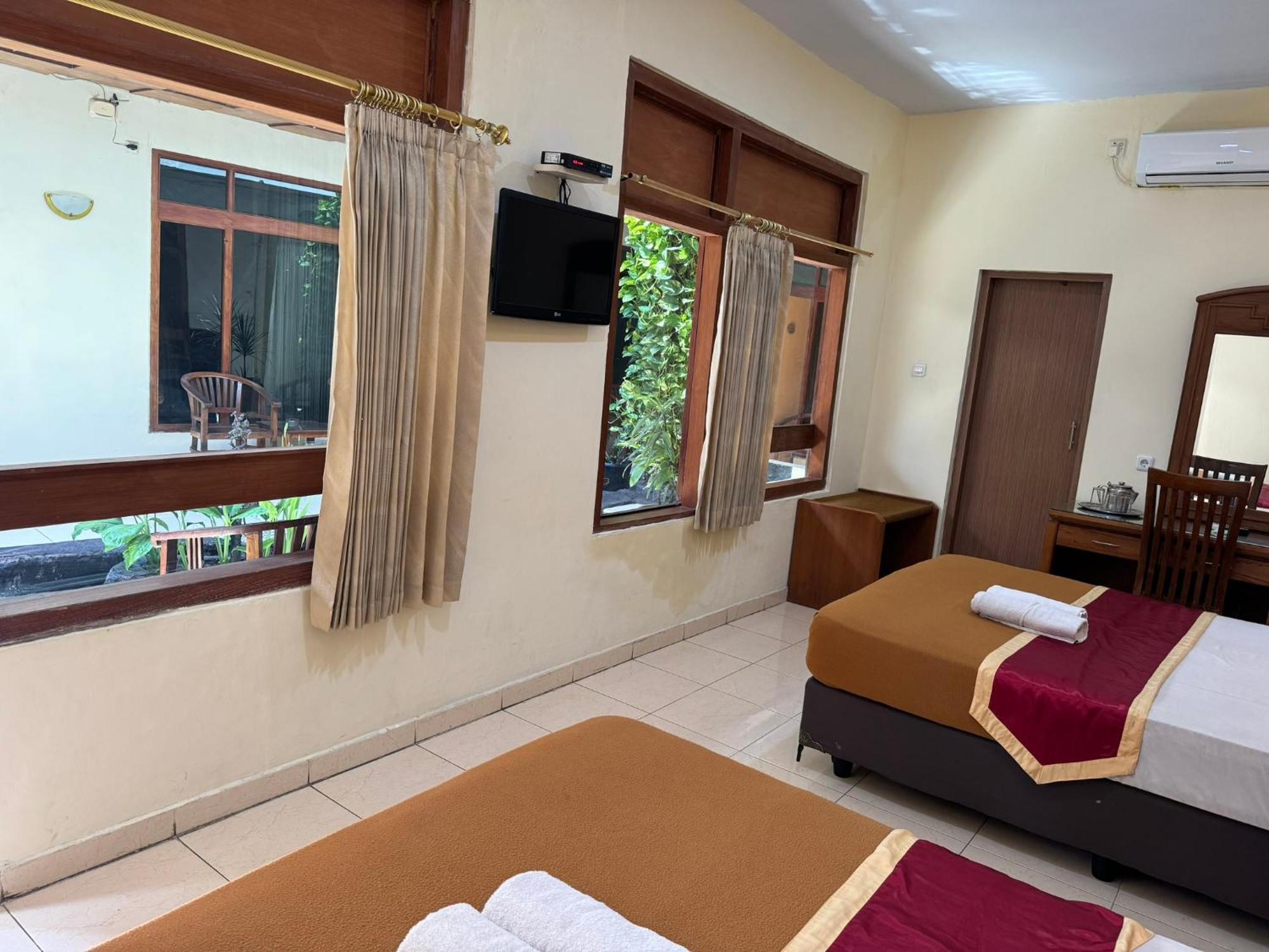 Hotel Priangan Cirebon Extérieur photo