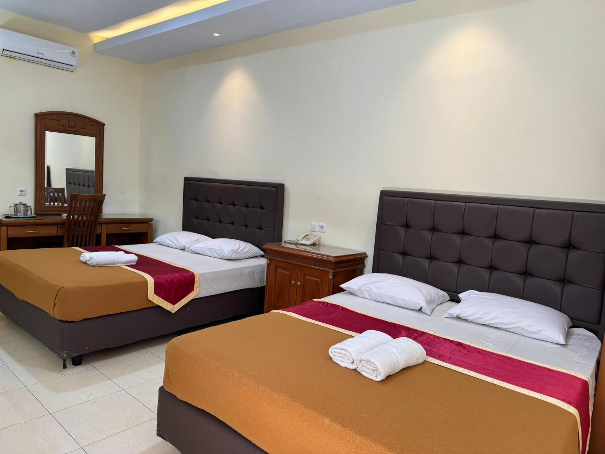 Hotel Priangan Cirebon Extérieur photo
