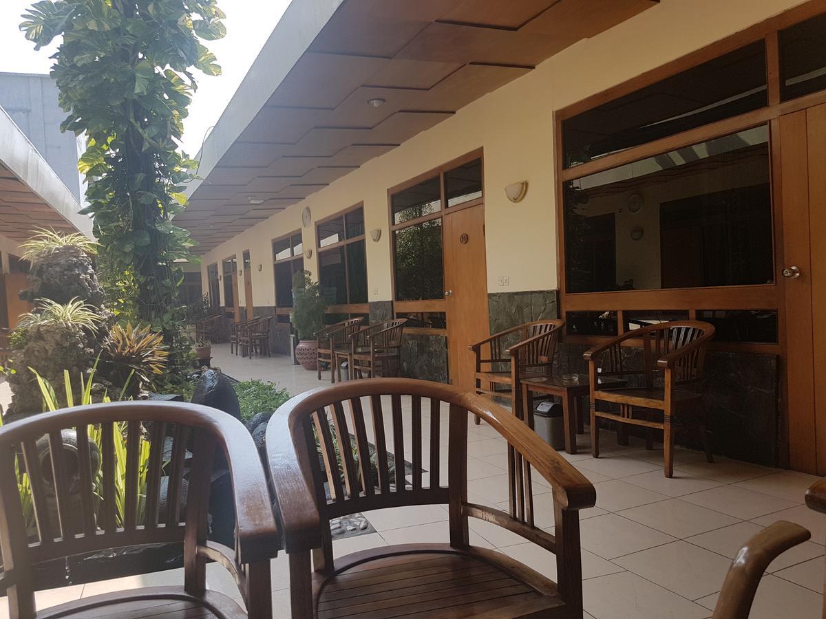 Hotel Priangan Cirebon Extérieur photo