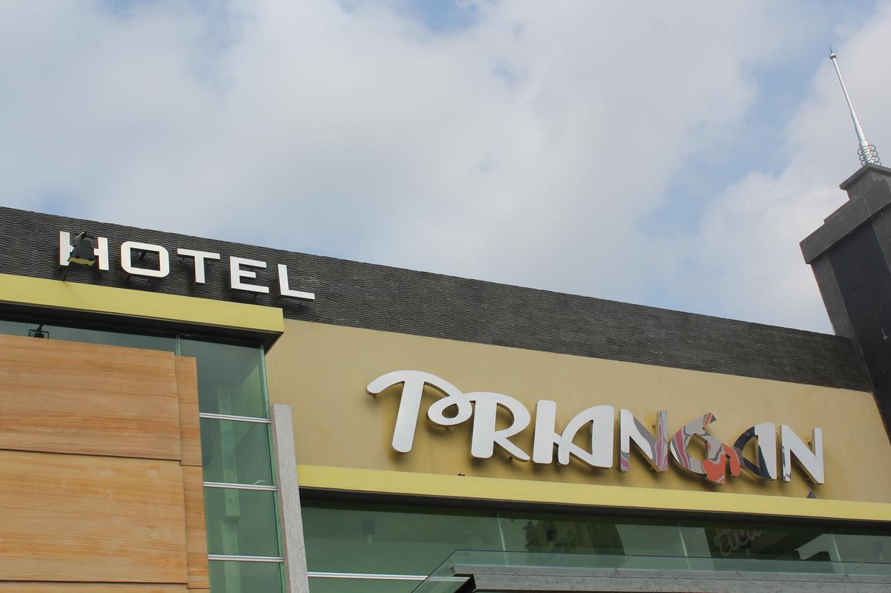 Hotel Priangan Cirebon Extérieur photo