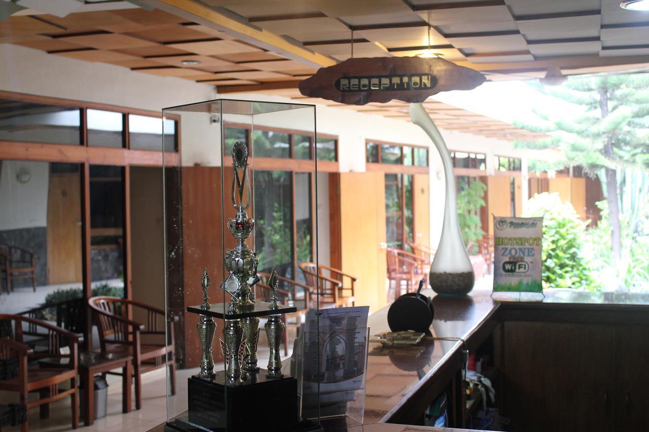 Hotel Priangan Cirebon Extérieur photo