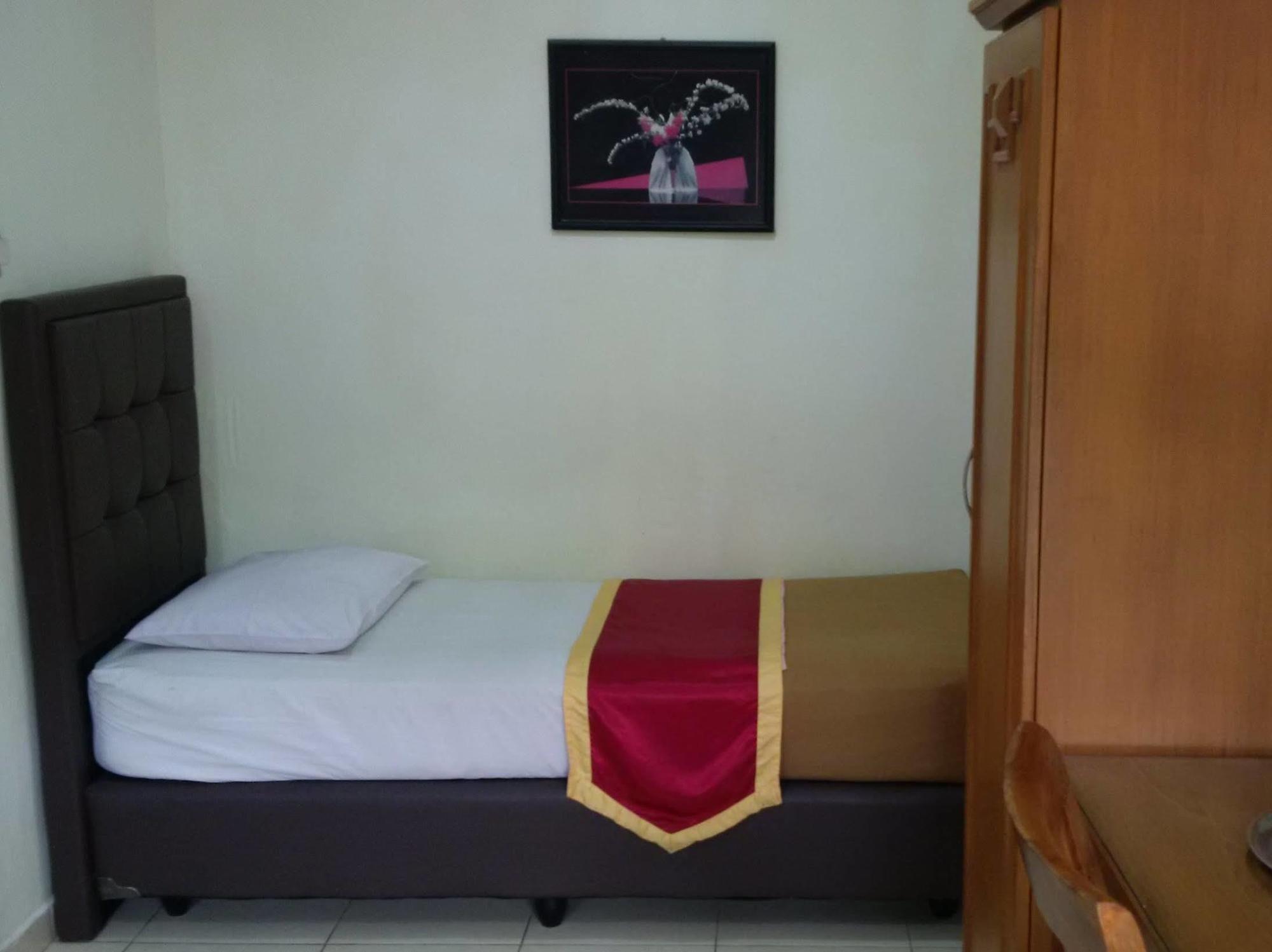 Hotel Priangan Cirebon Extérieur photo