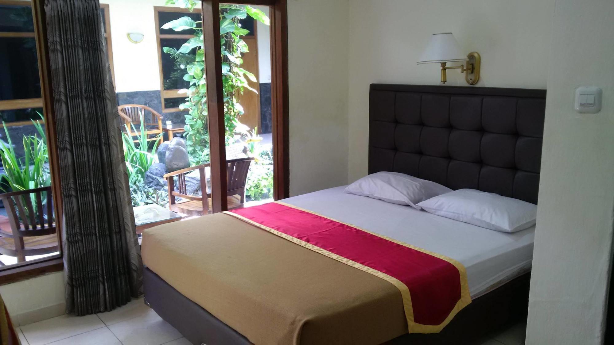 Hotel Priangan Cirebon Extérieur photo
